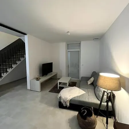 Grande Maison De + Jardin 阿莱斯