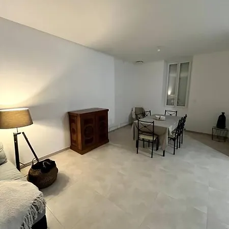 度假居 Grande Maison De + Jardin