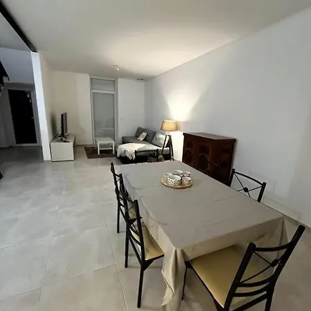 Grande Maison De + Jardin 度假居 阿莱斯